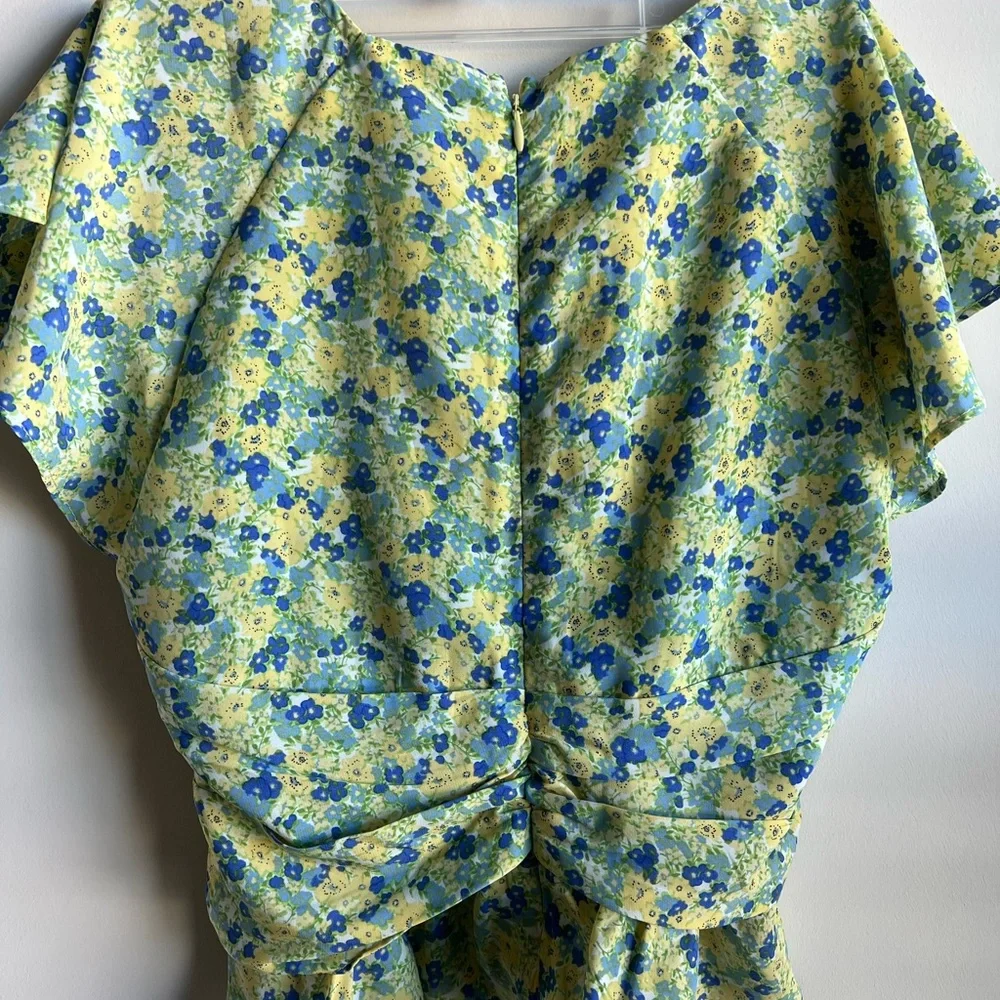 ASTR Floral Ruffle Top - Picture 3 of 4